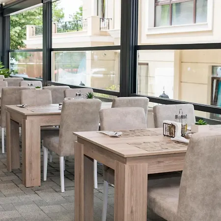 Cinema Отель 4*