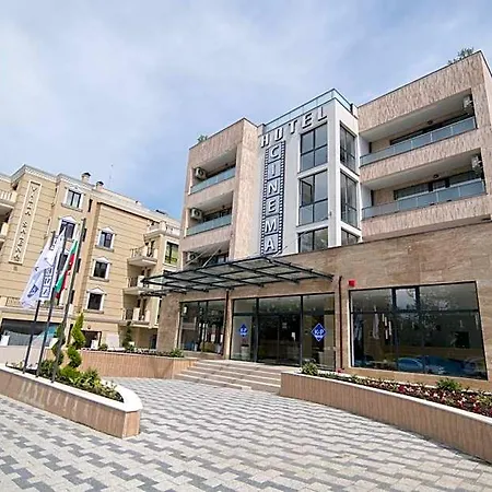 Cinema 4*